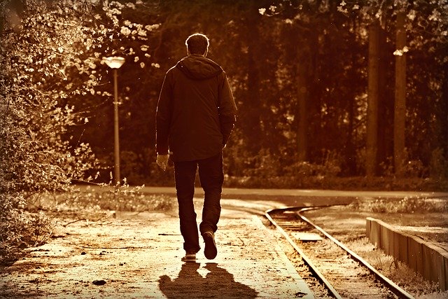eenzame man spoor
